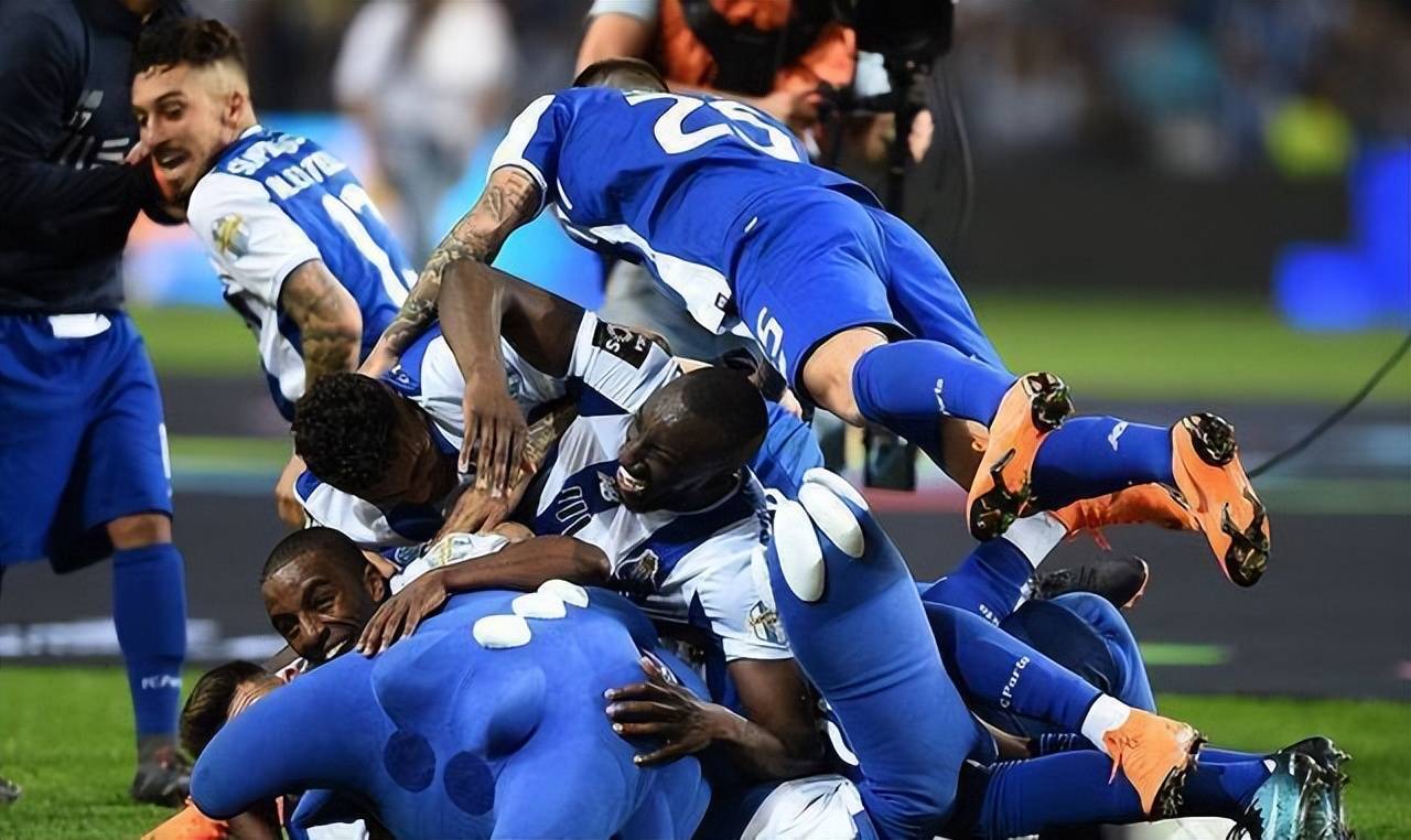 开运体育手机APP下载-葡超今晨再迎强敌，曼城扳平良机，主帅态度——引发热议，临场指挥获称赞(两度落后两度扳平风雨彩虹铿锵玫瑰)